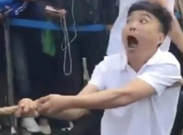 老师用表情包拔河是怎么回事?