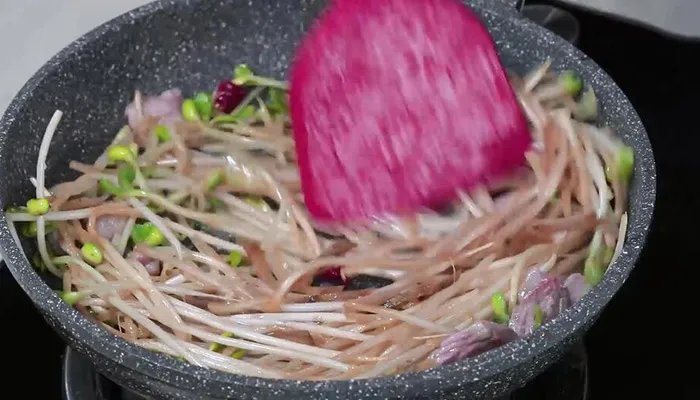 黄豆芽炒肉的做法 黄豆芽炒肉怎么炒