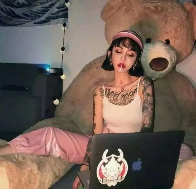 有没有非主流的女生头像？