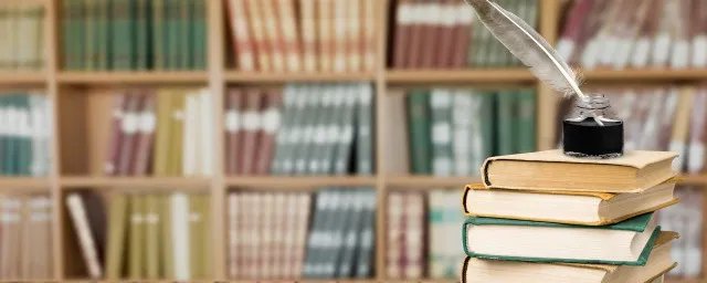 小溪泛尽却山行是什么意思