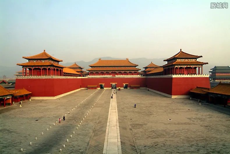 故宫推出年夜饭 价格昂贵你会选择去吃吗？