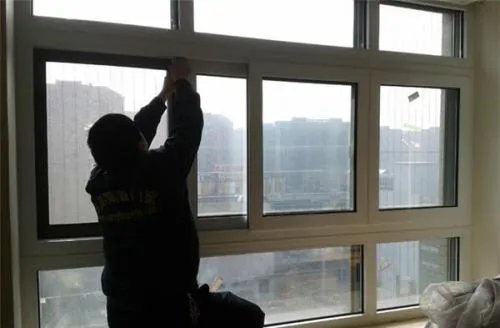 窗户漏风的原因  窗户漏风怎么办