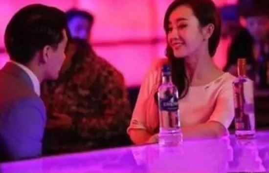 张檬金恩圣戴情侣对戒 两人怎么认识的什么时候在一起的