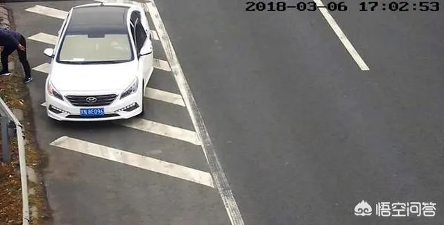 山东一司机在高速上仅1分钟驾照被扣30分，你怎么看？