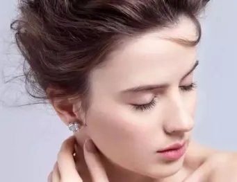 肋软骨隆鼻优势