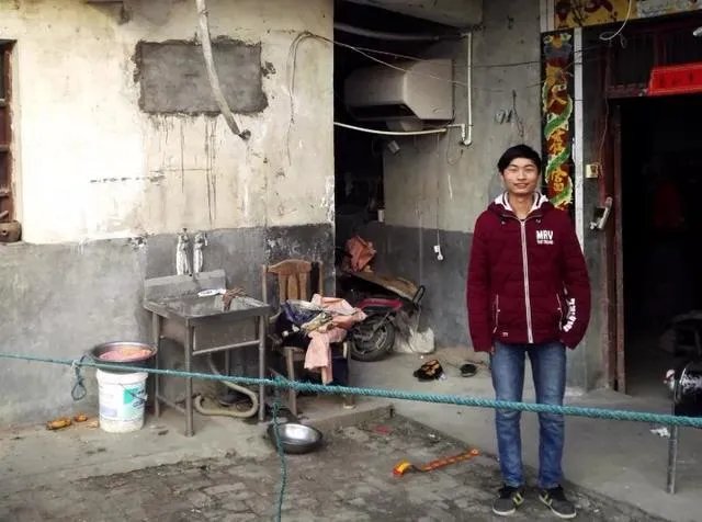 如何看待安徽阜阳市一16岁学生在高烧中救溺水儿童的行为？