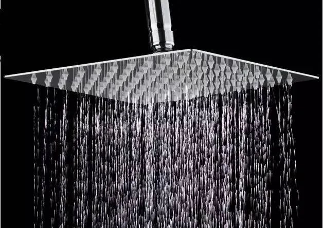 家庭装修卫生间用顶喷花洒更好？听听专业的意见咯！