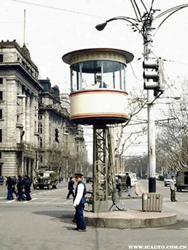 世界是先有汽车还是先有红绿灯？红绿灯是谁发明的