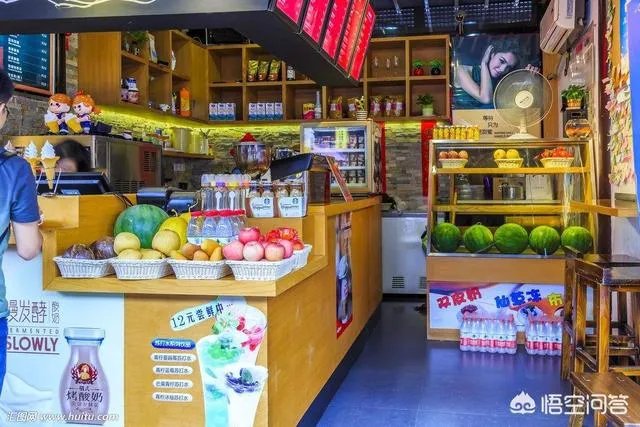 开一家果汁饮品店，有什么需要注意的，需要投资多少钱，目前在四线城市？
