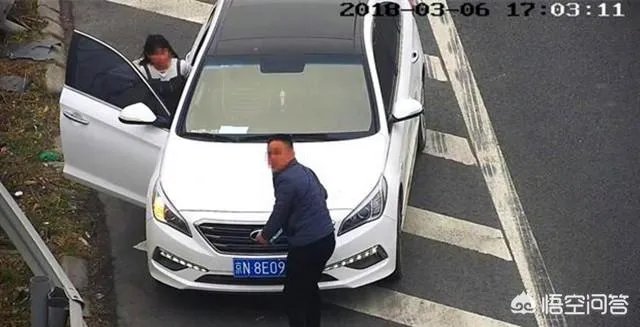 山东一司机在高速上仅1分钟驾照被扣30分，你怎么看？