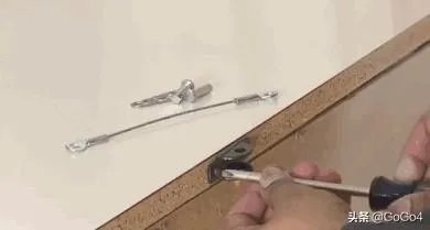 如何看待有的网友嘲讽张馨予晒妈妈受伤照？