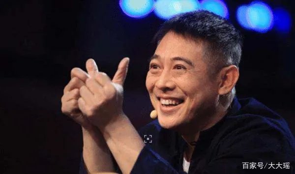 向太替李连杰澄清捐100亿传闻，并曝光李连杰真实家底，你怎么看