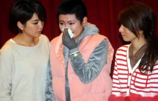 Selina前夫张承中与尹馨分手 ，这几人存在什么恩怨纠葛？