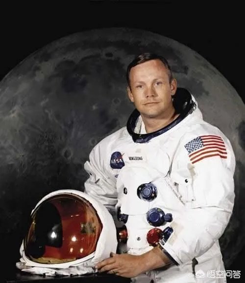 第一个登上月球的人是谁？