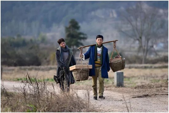 多次得奖的《鸡毛飞上天》为什么评价这么高？