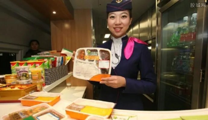 空姐吃多份飞机餐 揭全球最好吃的飞机餐排行榜