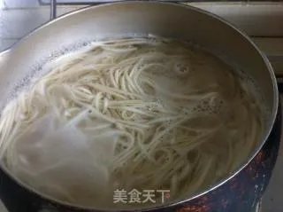 黄鱼煨面