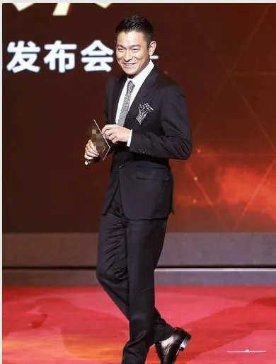 屯儿粤语版刘德华深情演唱 华仔怒赞魔性洗脑