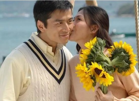 火蝴蝶唐文龙李彩桦吻戏忘情 两人称在片场不来电