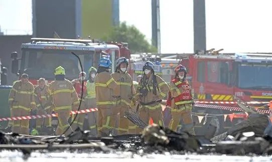 澳飞机撞击商场是怎么回事？