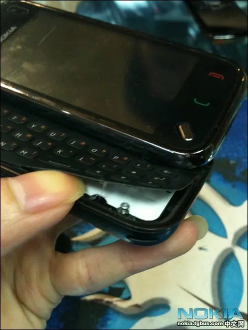 怎样进行诺基亚N97mini拆机图文教程