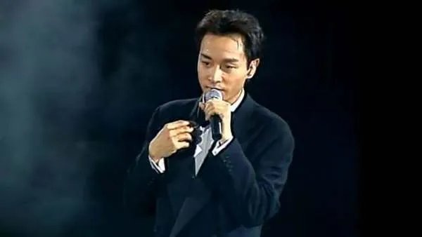 有一首歌的歌词是“我就是我，不一样的烟火??”是什么歌？