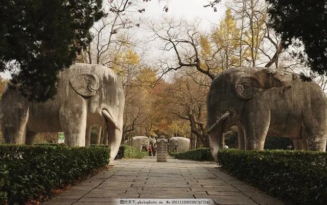 南京名胜古迹和风土人情？