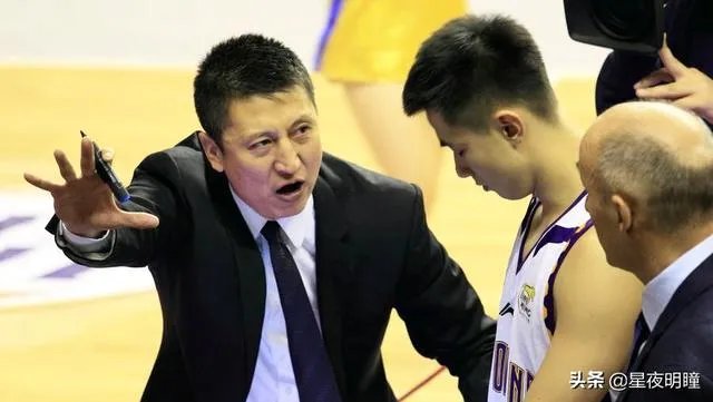 郭士强正式签约广州男篮，他的年薪有多少？会比辽宁时期高吗？