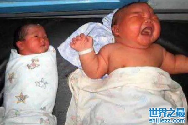 世界上最重的女婴，出生时体重达13.6斤 