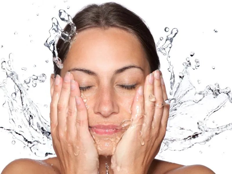 洗脸的正确方法