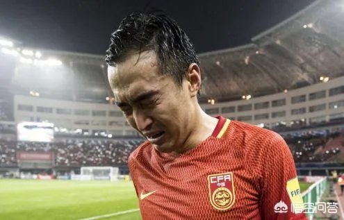 被大连球迷狂嘘！冯潇霆发布1800字回应：我爱大连，跳槽是为了家和实现理想，你怎么看？