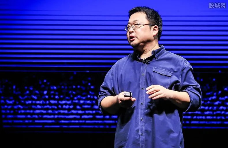 罗永浩锤子手机怎么了 他的锤子科技还在吗