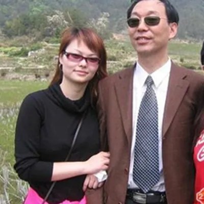 李湘妹妹李玲个人资料曝光  是个不折不扣的女强人