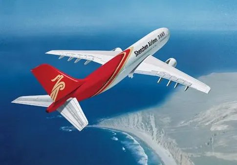 深圳航空一乘客疑因机舱温度过高晕倒是真的吗？