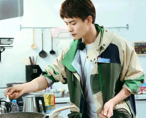 中餐厅第四季要在国内录制，大家都期待哪些明星加入呢？