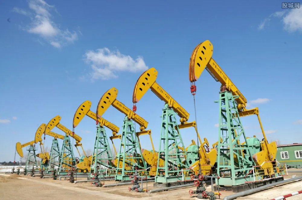 新疆十亿吨级油田 成世界最大砾岩油田