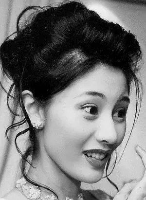 李嘉欣儿子正脸怎么回事:照片眉清目秀显成熟(图)