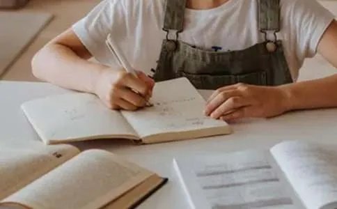 一路书香一路成长作文600字