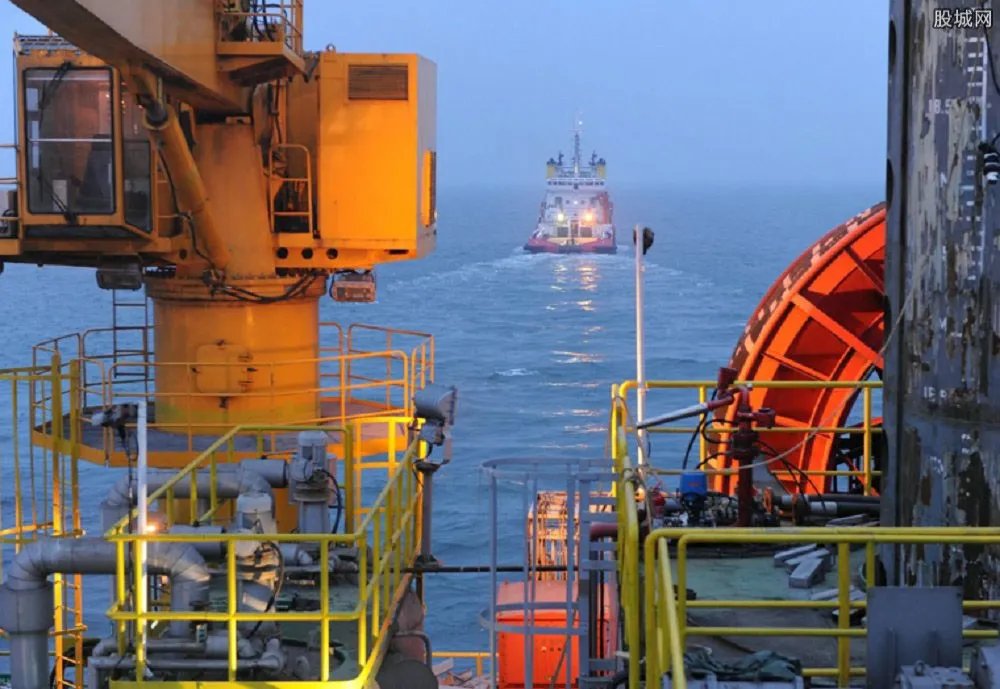 新疆十亿吨级油田 成世界最大砾岩油田