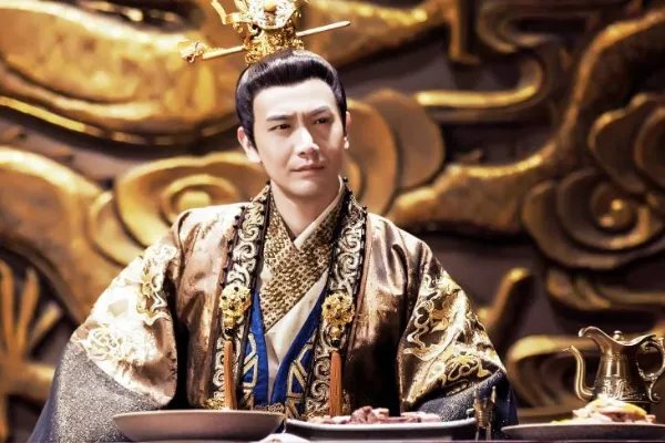 矫勇善战的李元吉,在玄武门之变中为何三箭都没有射中李世民?