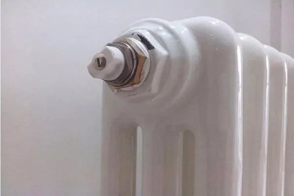 暖气放气正确方法