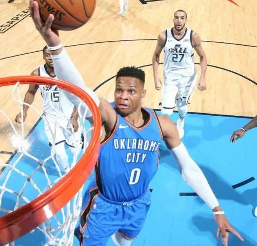 雷霆在落后25分逆转球队做出了哪些调整？