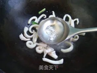 鱿鱼炒韭菜