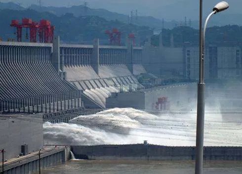 三峡大坝开启3孔泄洪，其与开闸发电有何区别？