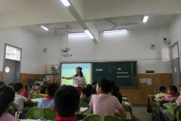 睡梦中的妈妈好温柔仿写句子