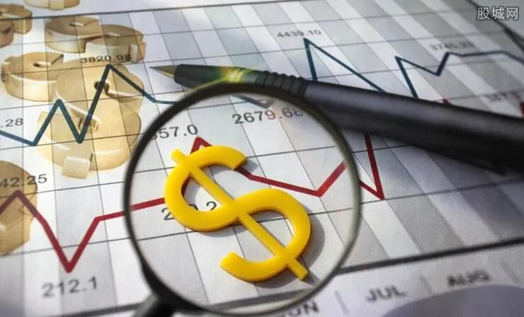 美股探底回升 美市三大股为何集体回调？