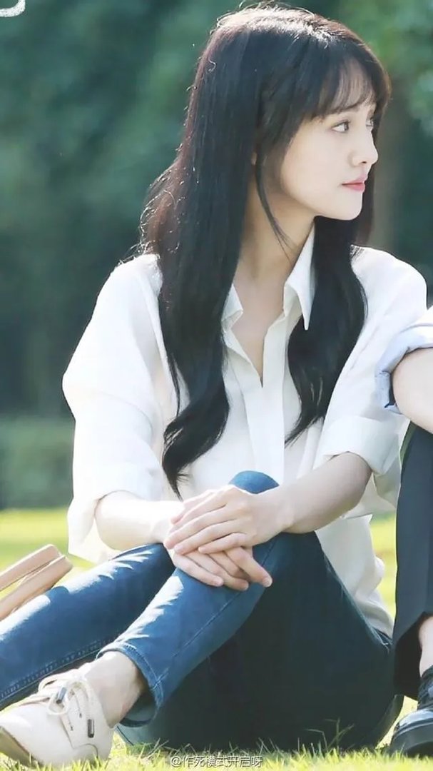 郑爽抽烟的视频明明是假的，为什么大家还要黑她？