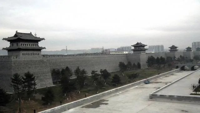 南京回收流失在外明城墙城砖8万块。除了南京，我国还有哪些有城墙的古城？哪个存留最完整？