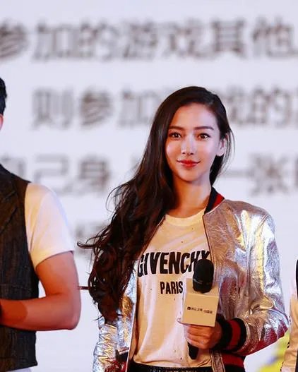 跑男4深圳录制系安全带的方式奇葩 深圳交警喊话baby