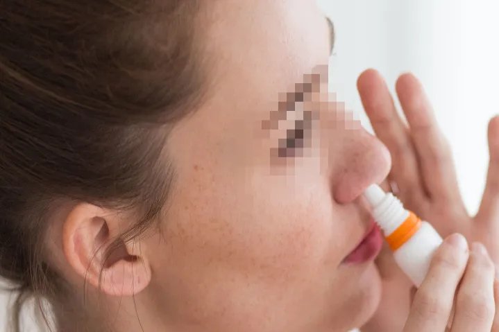 鼻炎喷雾剂正确使用方法图片